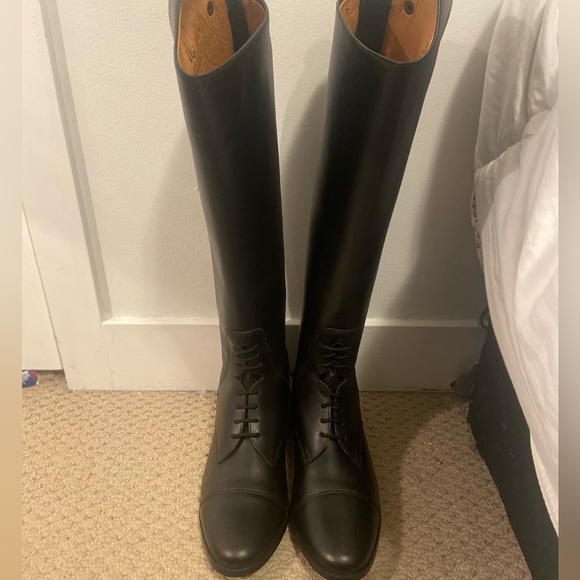Size 9, XW, calf tall boots. - Picture 4 of 6